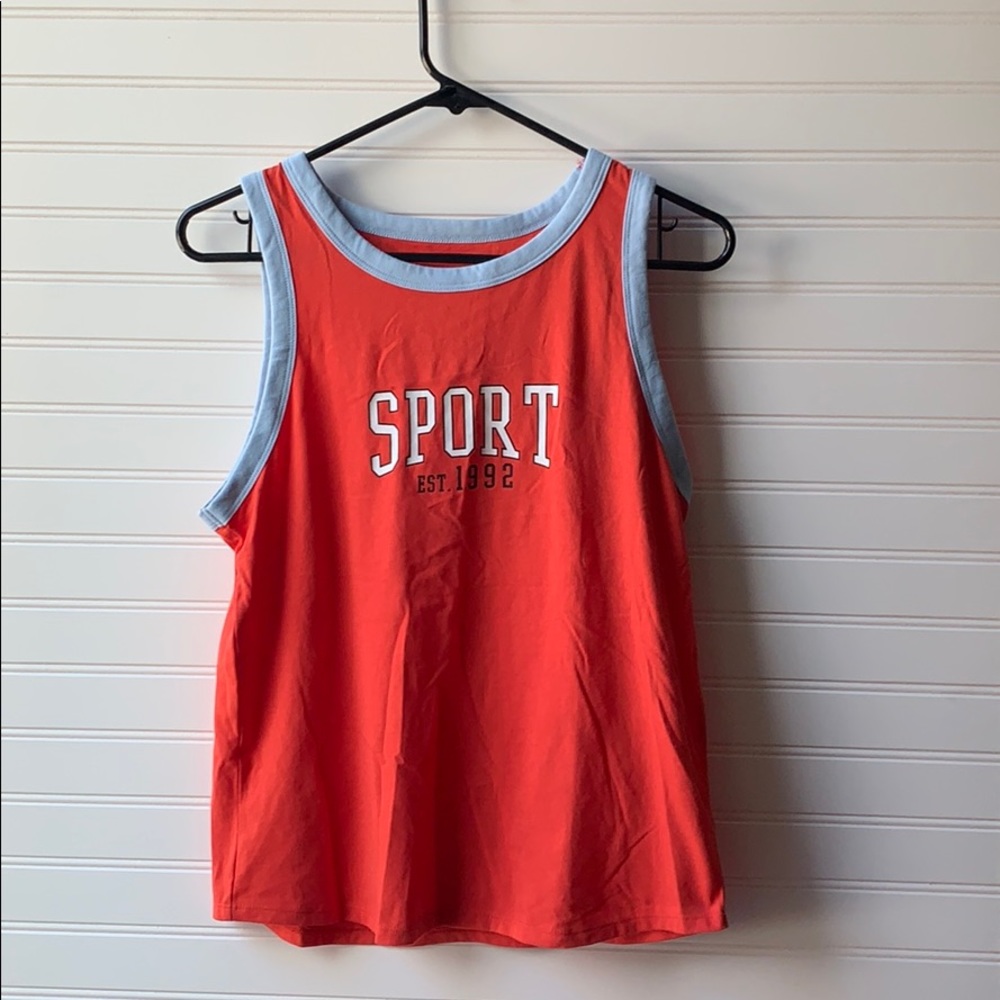 Sporty loose tank top